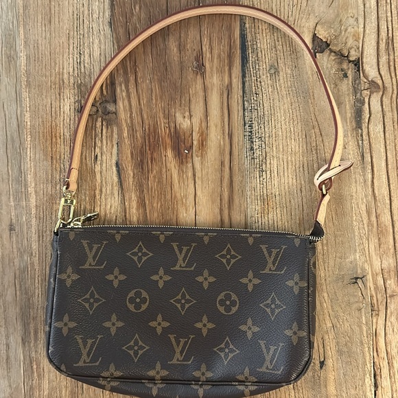 NEW Louis Vuitton Monogram Pochette - Picture 7 of 10